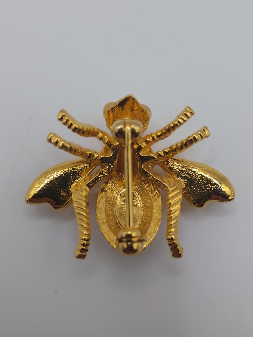 Joan Rivers Gold Tone Bee - Picture 7 of 8